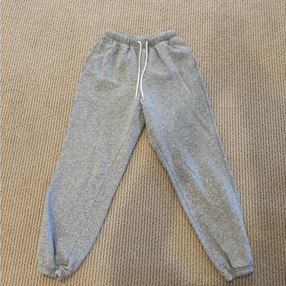 Old Navy Women’s Heather Grey Cuffed Sweatpants